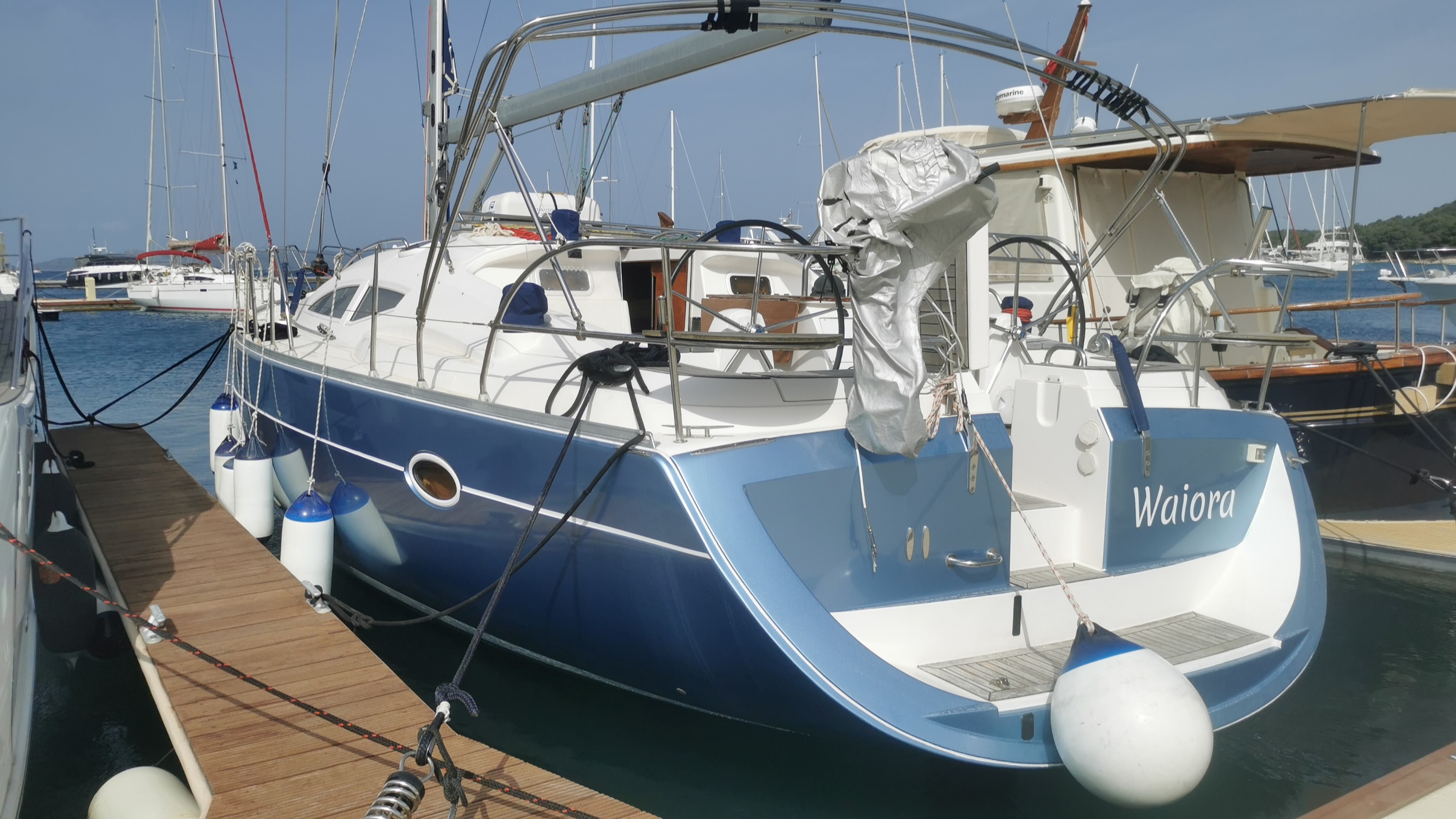 Jadrnica Elan 434 Impression WAIORA - Najem jadrnice s skiperjem na Jadranskem morju